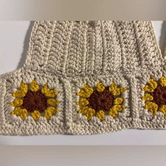 EDIKTED Crochet Sunflower Beach cover up women’s size xs/s - Picture 4 of 5